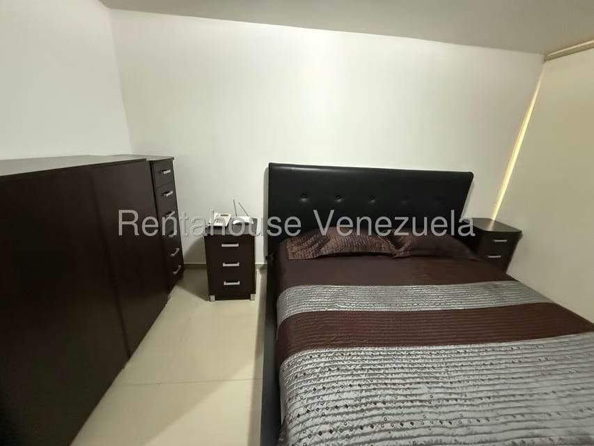 Apartamento (1 Nivel) en Alquiler en El Rosal, Distrito Metropolitano - 18