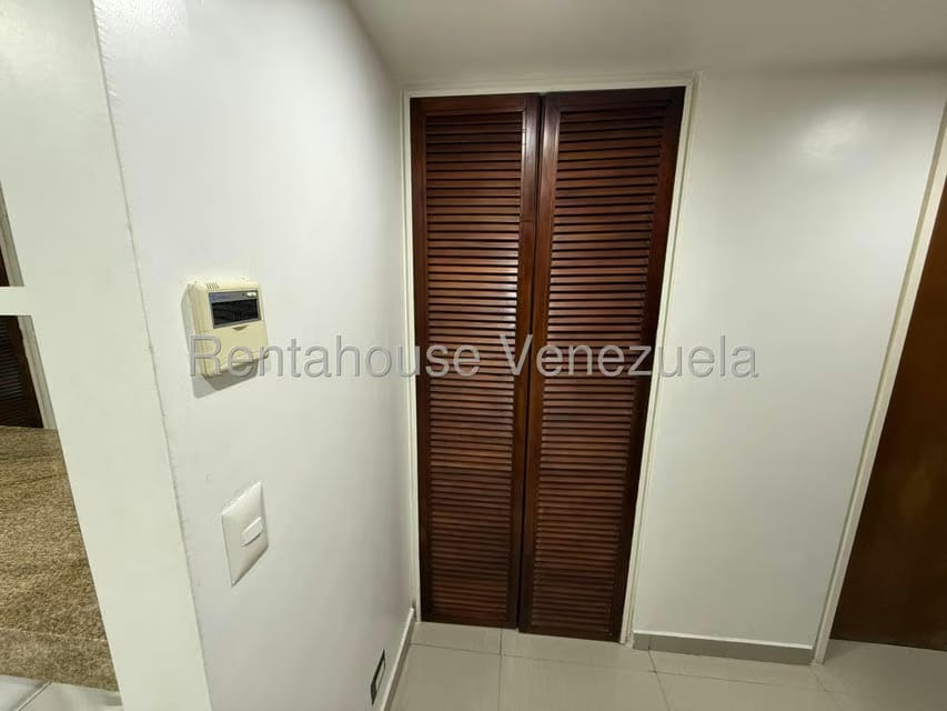 Apartamento (1 Nivel) en Alquiler en El Rosal, Distrito Metropolitano - 19