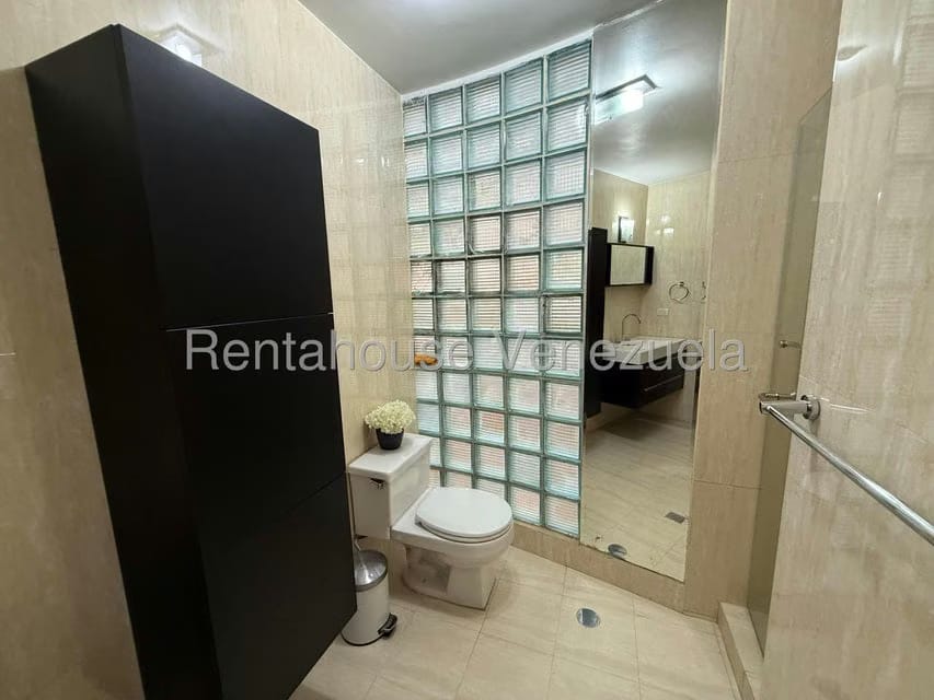 Apartamento (1 Nivel) en Alquiler en El Rosal, Distrito Metropolitano - 21