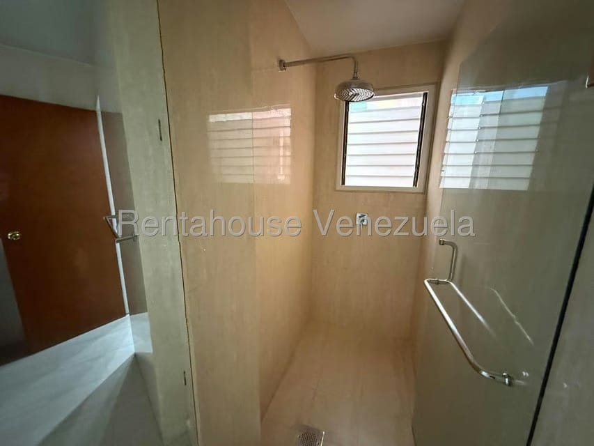 Apartamento (1 Nivel) en Alquiler en El Rosal, Distrito Metropolitano - 22