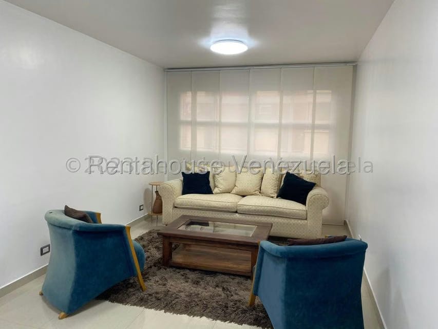 Apartamento (1 Nivel) en Alquiler en El Rosal, Distrito Metropolitano - 25
