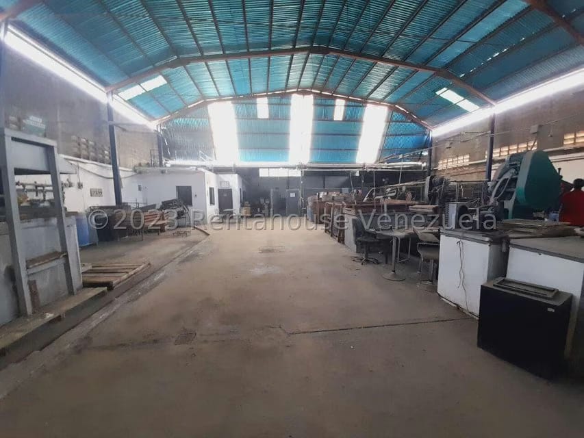 Comercial (Galpon - Deposito) en Venta en Zona Oeste, Lara - 11