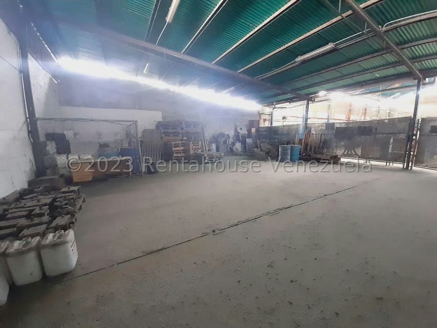 Comercial (Galpon - Deposito) en Venta en Zona Oeste, Lara - 3