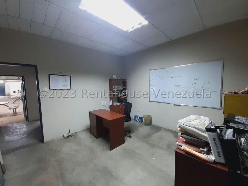 Comercial (Galpon - Deposito) en Venta en Zona Oeste, Lara - 22