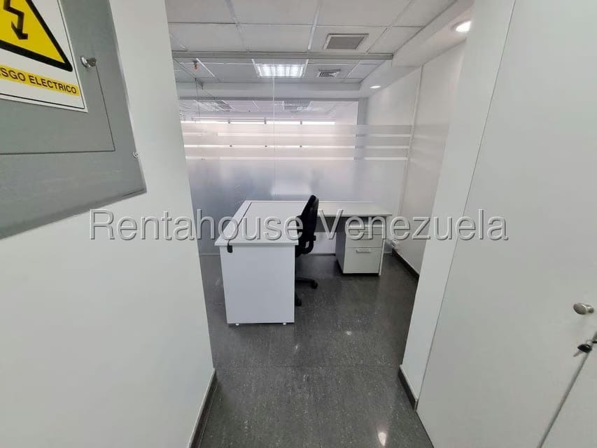 Comercial (Oficina) en Venta en La Lagunita Country Club, Distrito Metropolitano - 19