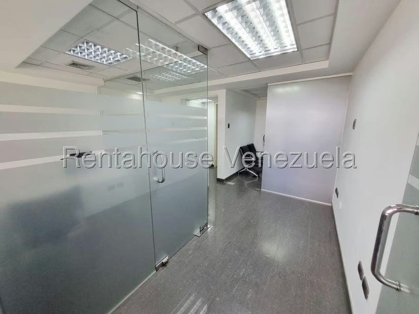 Comercial (Oficina) en Venta en La Lagunita Country Club, Distrito Metropolitano - 29