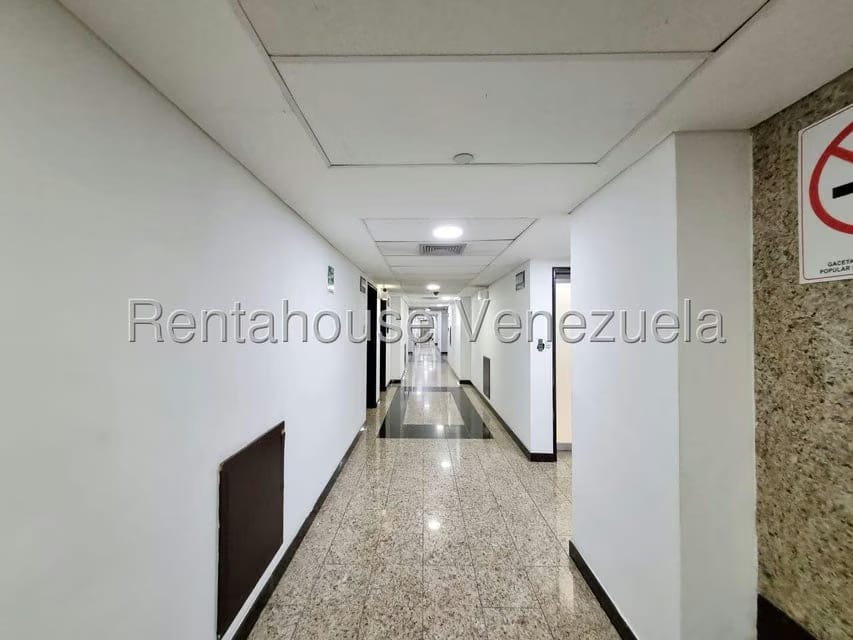 Comercial (Oficina) en Venta en La Lagunita Country Club, Distrito Metropolitano - 32