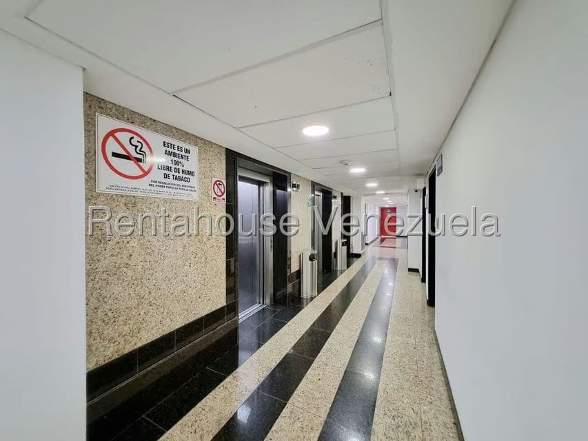 Comercial (Oficina) en Venta en La Lagunita Country Club, Distrito Metropolitano - 33