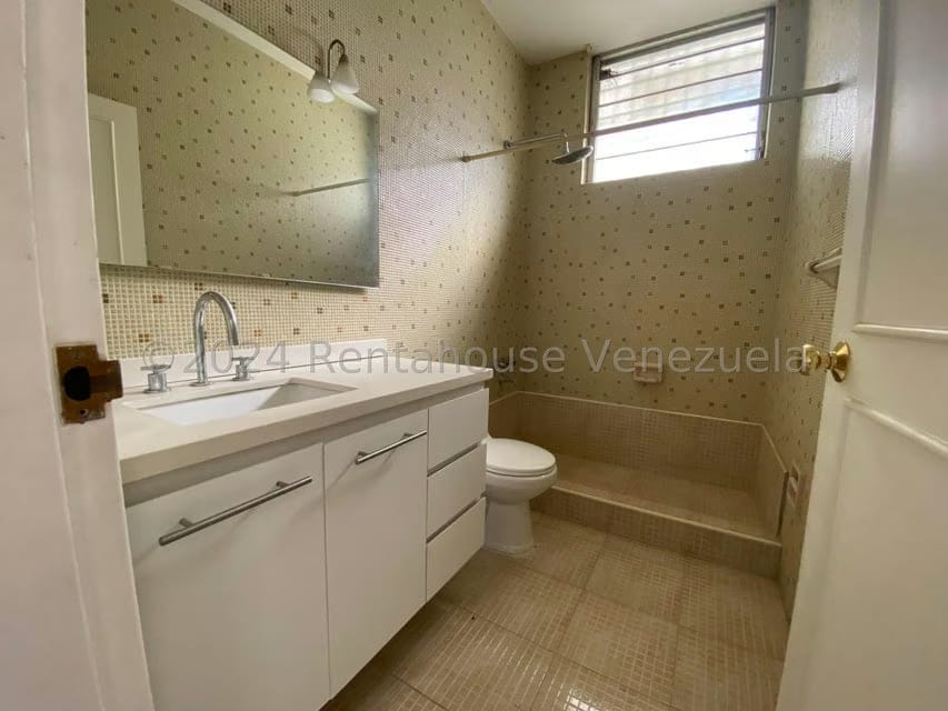 Casa (Contemporaneo) en Venta en Valle Arriba, Distrito Metropolitano - 12