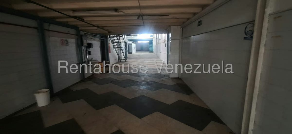 Comercial (Local Comercial) en Venta en Quinta Crespo, Distrito Metropolitano - 3
