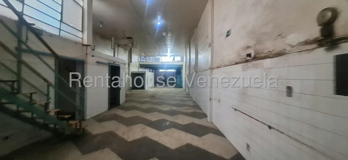 Comercial (Local Comercial) en Venta en Quinta Crespo, Distrito Metropolitano - 4