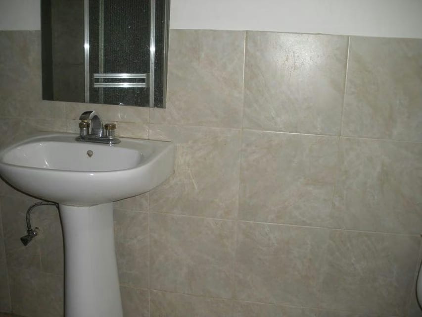 Comercial (Local Comercial) en Alquiler en El Paraiso, Distrito Metropolitano - 11