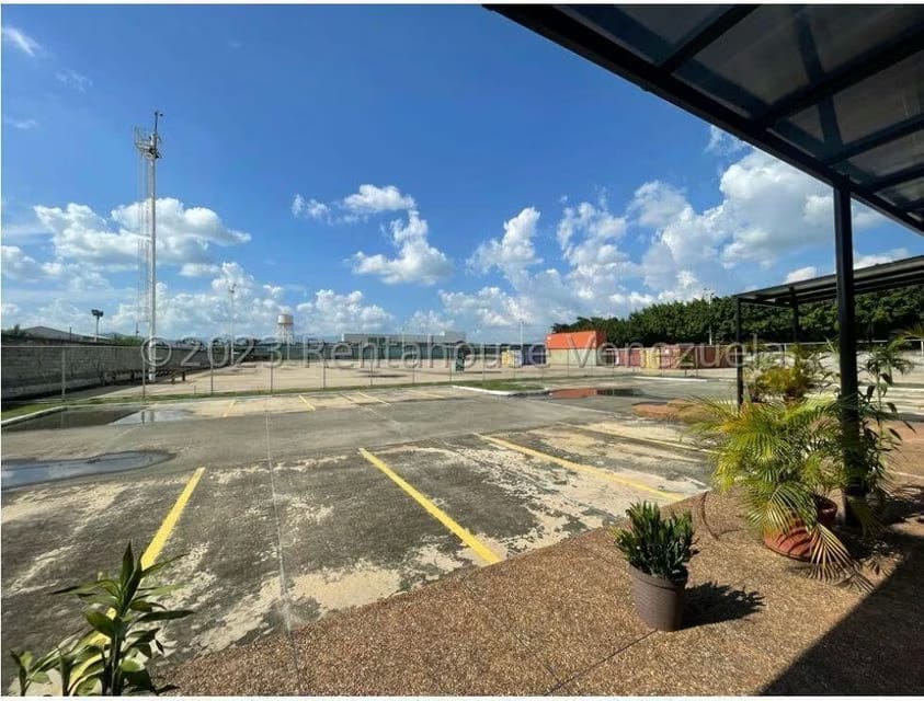 Comercial (Galpon - Deposito) en Venta en Zona Industrial, Carabobo - 13