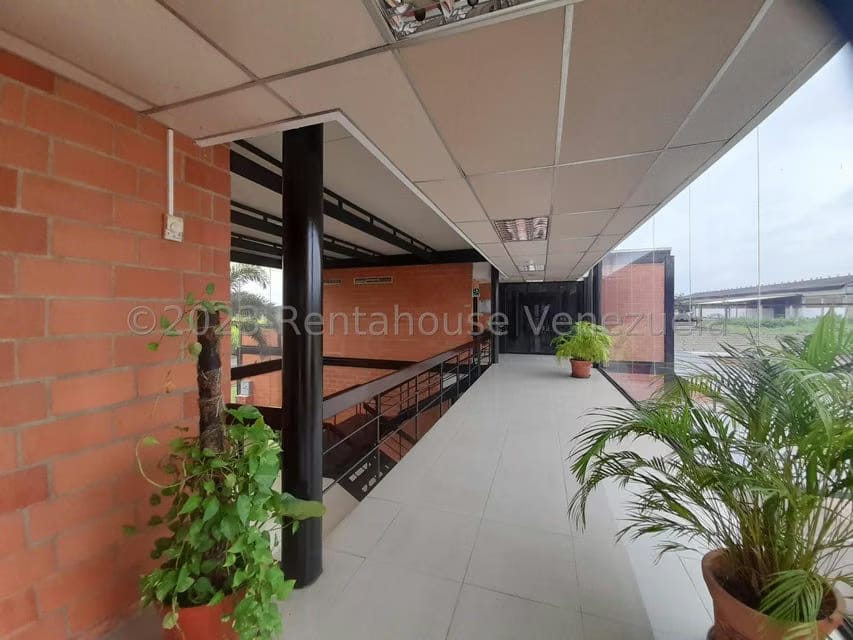 Comercial (Galpon - Deposito) en Venta en Zona Industrial, Carabobo - 27