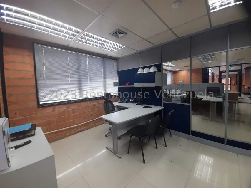 Comercial (Galpon - Deposito) en Venta en Zona Industrial, Carabobo - 31