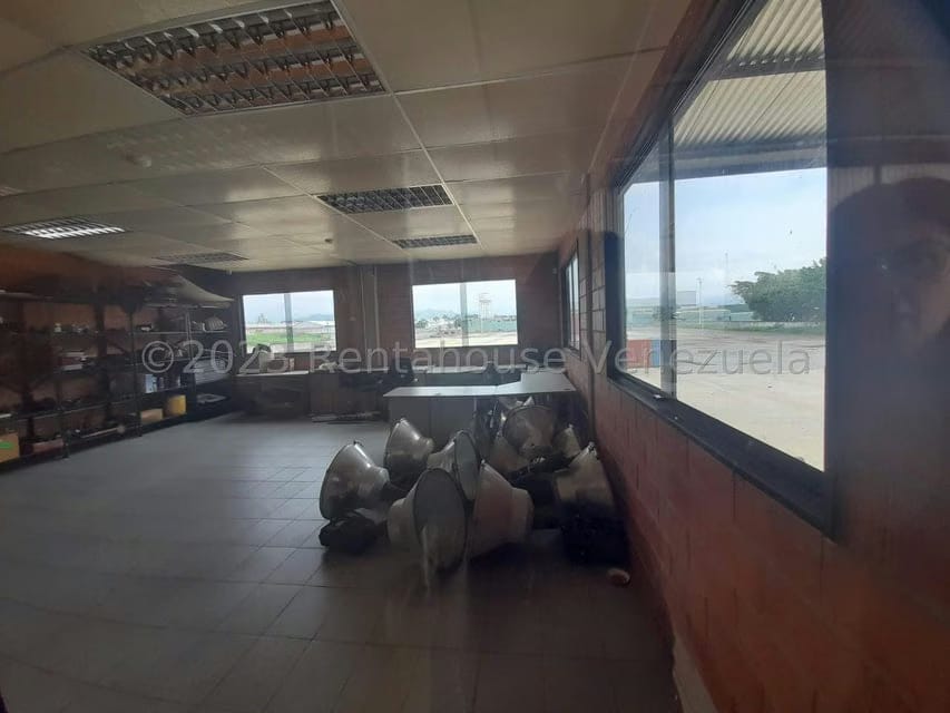 Comercial (Galpon - Deposito) en Venta en Zona Industrial, Carabobo - 49