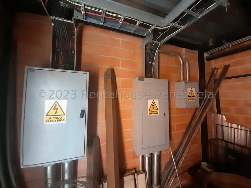 Comercial (Galpon - Deposito) en Venta en Zona Industrial, Carabobo - 69