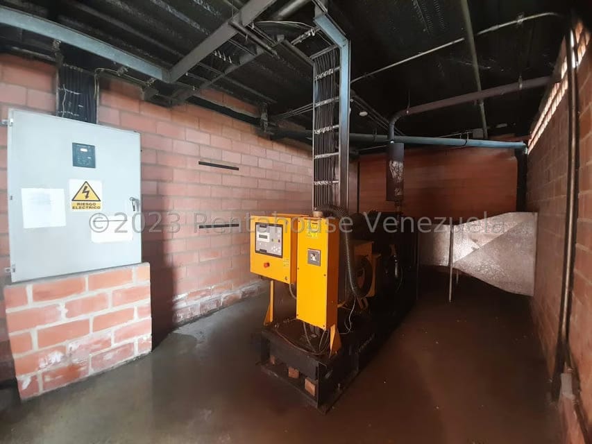 Comercial (Galpon - Deposito) en Venta en Zona Industrial, Carabobo - 71