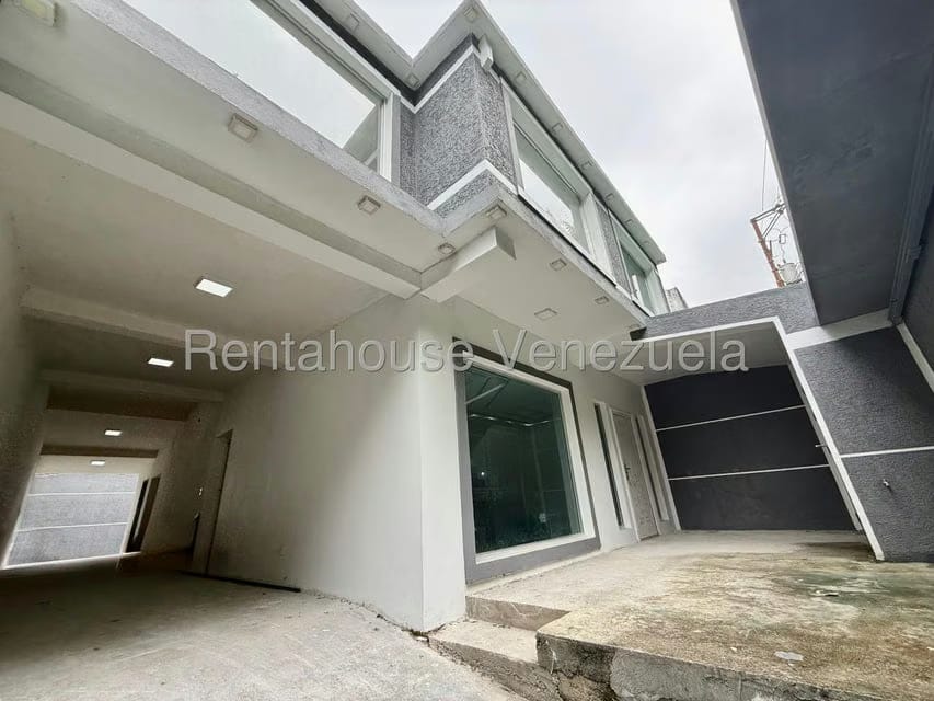 Casa (Duplex) en Venta en Oripoto, Distrito Metropolitano - 2