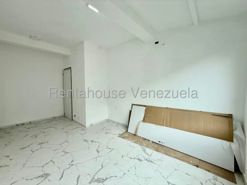 Casa (Duplex) en Venta en Oripoto, Distrito Metropolitano - 17
