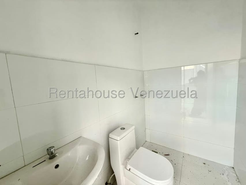 Casa (Duplex) en Venta en Oripoto, Distrito Metropolitano - 18