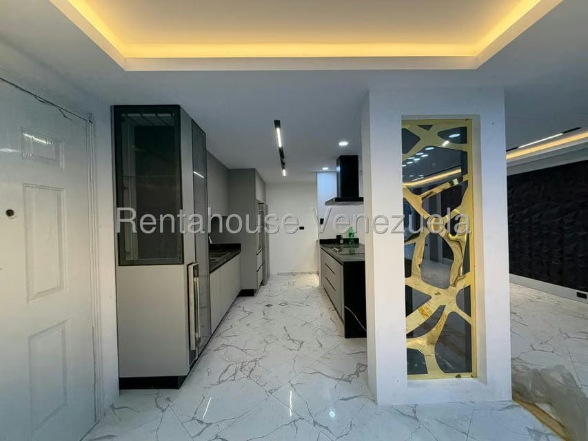 Casa (Duplex) en Venta en Oripoto, Distrito Metropolitano - 5