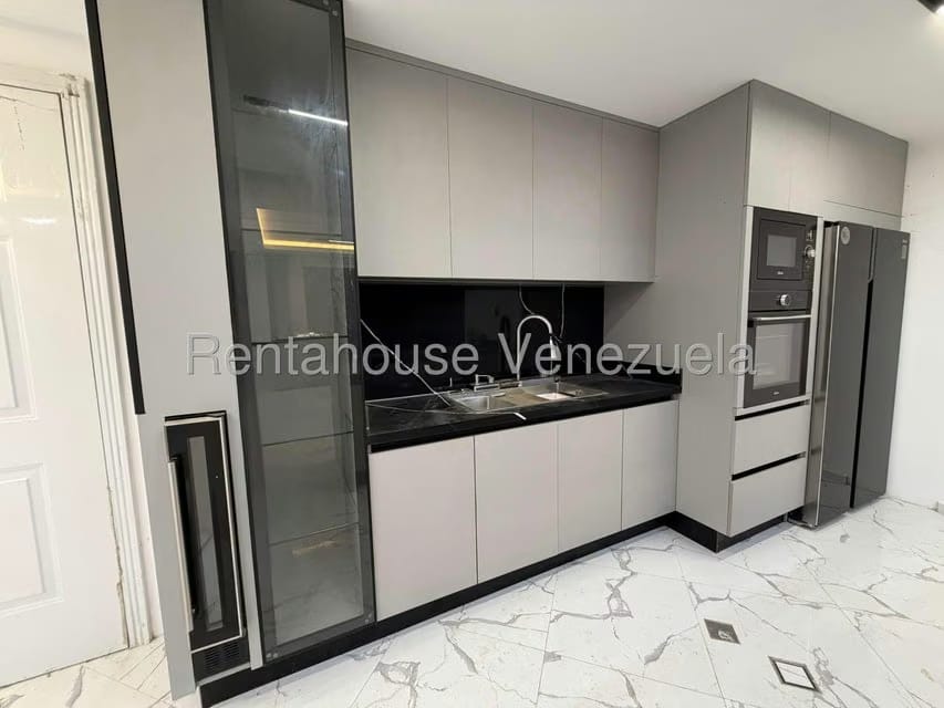 Casa (Duplex) en Venta en Oripoto, Distrito Metropolitano - 7