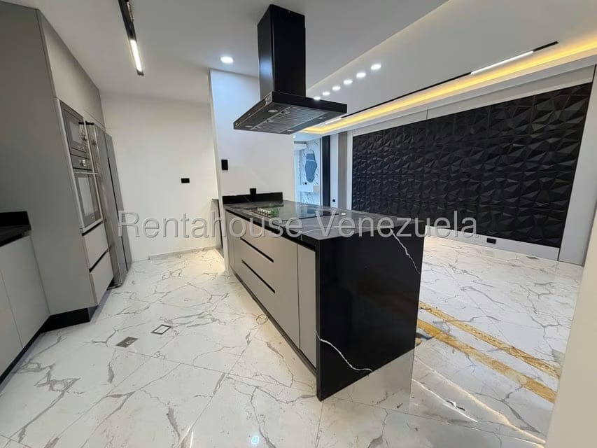 Casa (Duplex) en Venta en Oripoto, Distrito Metropolitano - 8