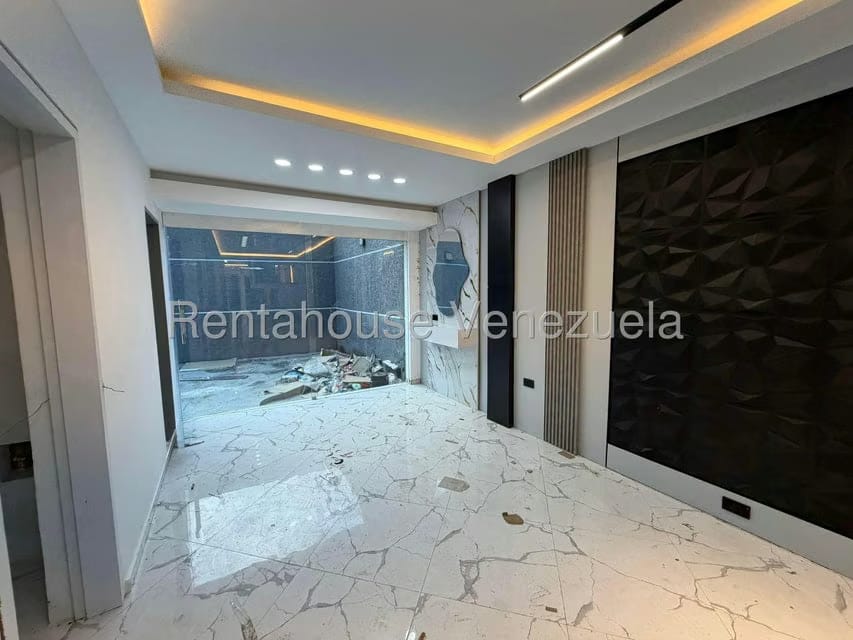 Casa (Duplex) en Venta en Oripoto, Distrito Metropolitano - 9