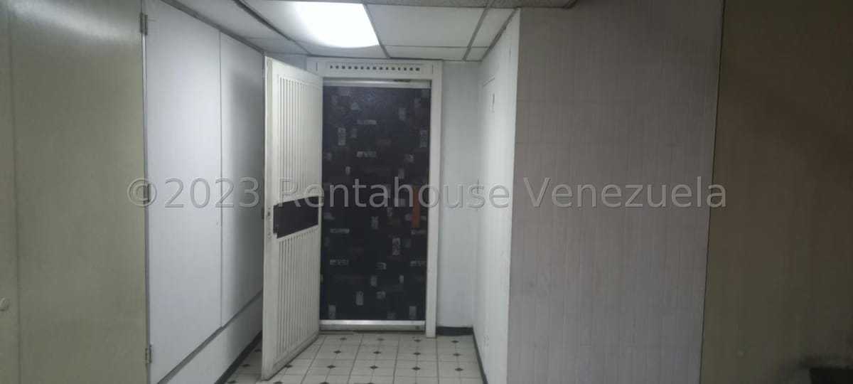 Comercial (Oficina) en Venta en Parroquia Catedral, Distrito Metropolitano - 2