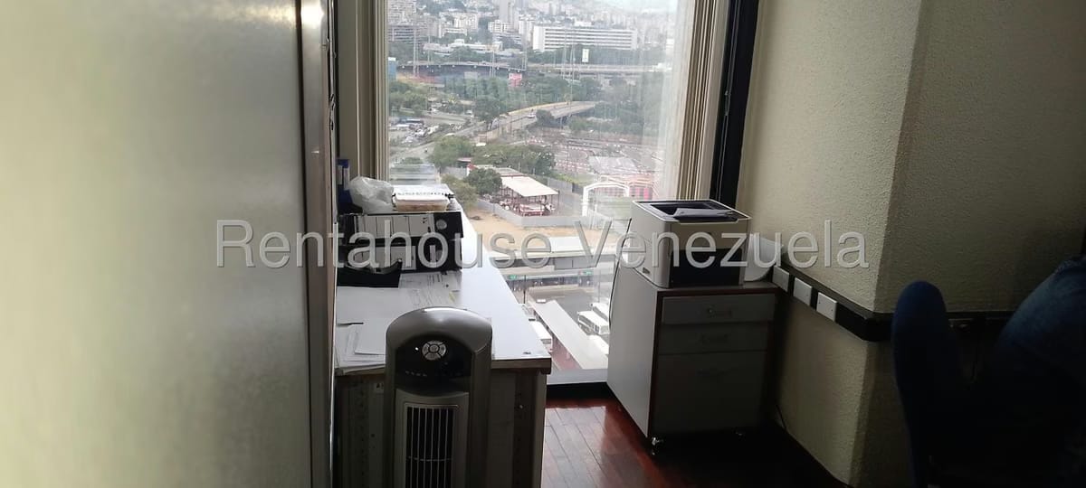 Comercial (Oficina) en Alquiler en Plaza Venezuela, Distrito Metropolitano - 17
