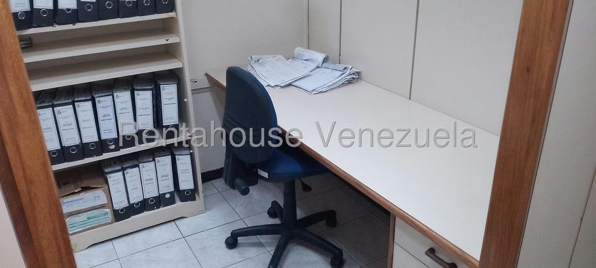 Comercial (Oficina) en Alquiler en Plaza Venezuela, Distrito Metropolitano - 24