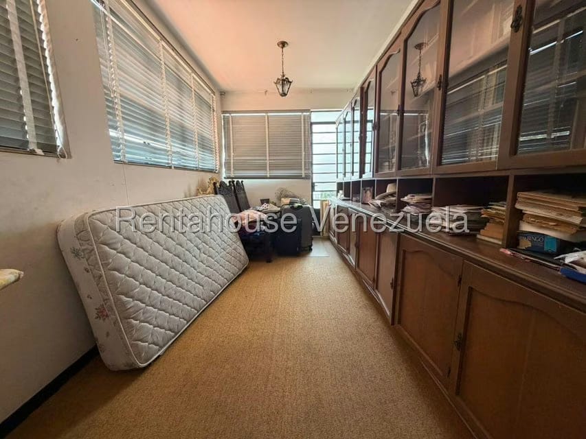 Casa (1 Nivel) en Venta en Prados del Este, Distrito Metropolitano - 14