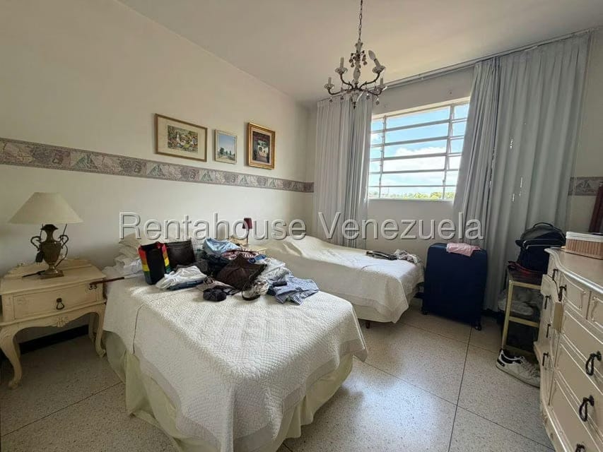 Casa (1 Nivel) en Venta en Prados del Este, Distrito Metropolitano - 15