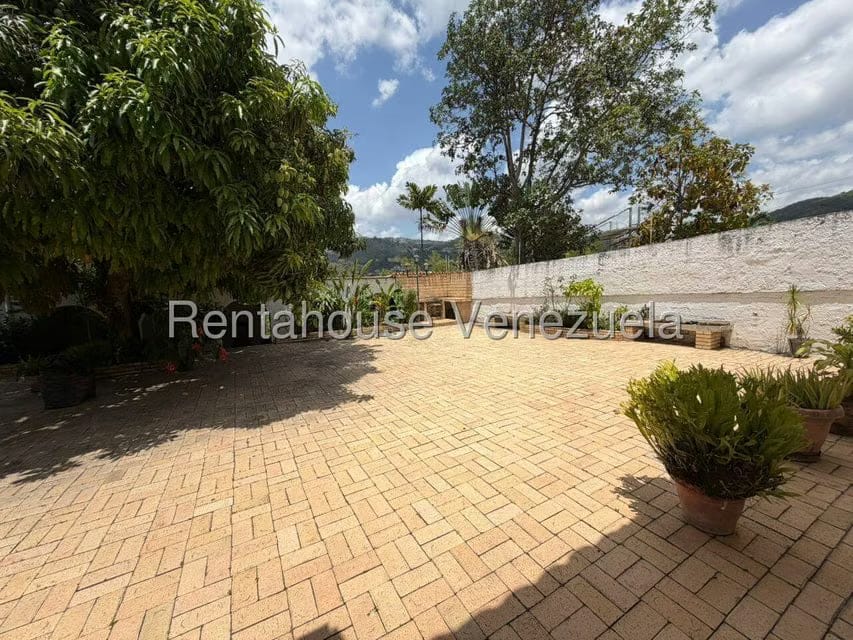 Casa (1 Nivel) en Venta en Prados del Este, Distrito Metropolitano - 4