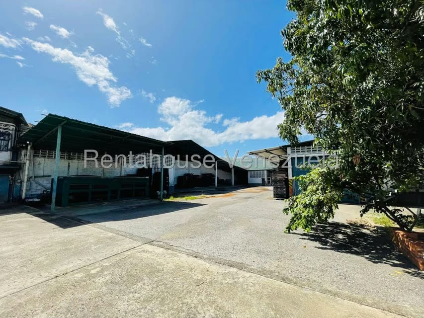 Comercial (Galpon - Deposito) en Venta en Carretera Nacional, Aragua - 11