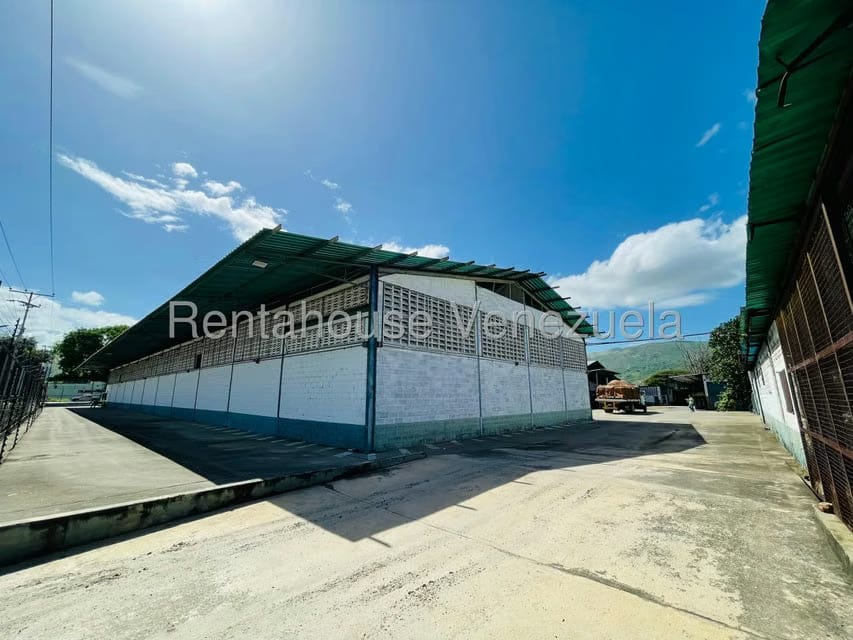 Comercial (Galpon - Deposito) en Venta en Carretera Nacional, Aragua - 3
