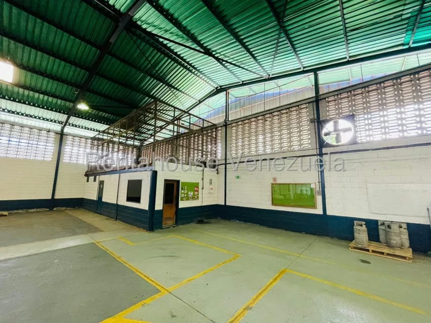 Comercial (Galpon - Deposito) en Venta en Carretera Nacional, Aragua - 25