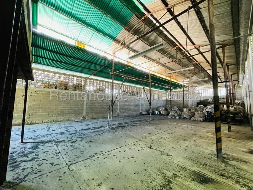 Comercial (Galpon - Deposito) en Venta en Carretera Nacional, Aragua - 38