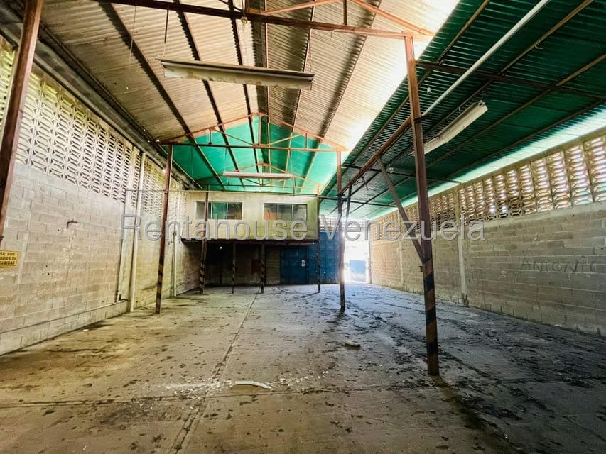 Comercial (Galpon - Deposito) en Venta en Carretera Nacional, Aragua - 40