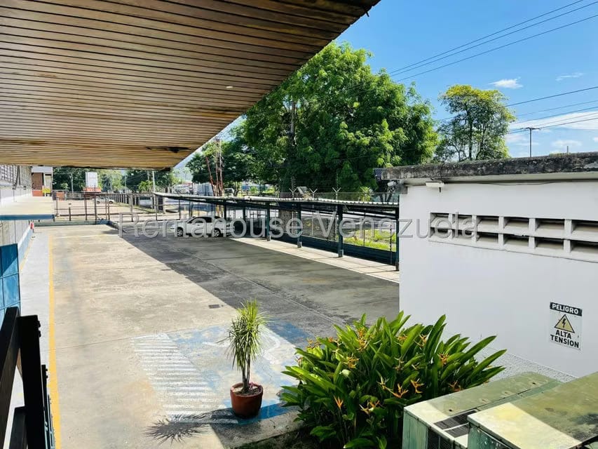 Comercial (Galpon - Deposito) en Venta en Carretera Nacional, Aragua - 55