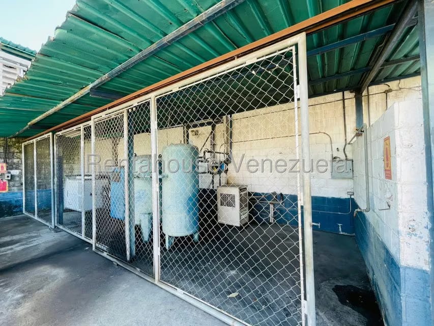 Comercial (Galpon - Deposito) en Venta en Carretera Nacional, Aragua - 61