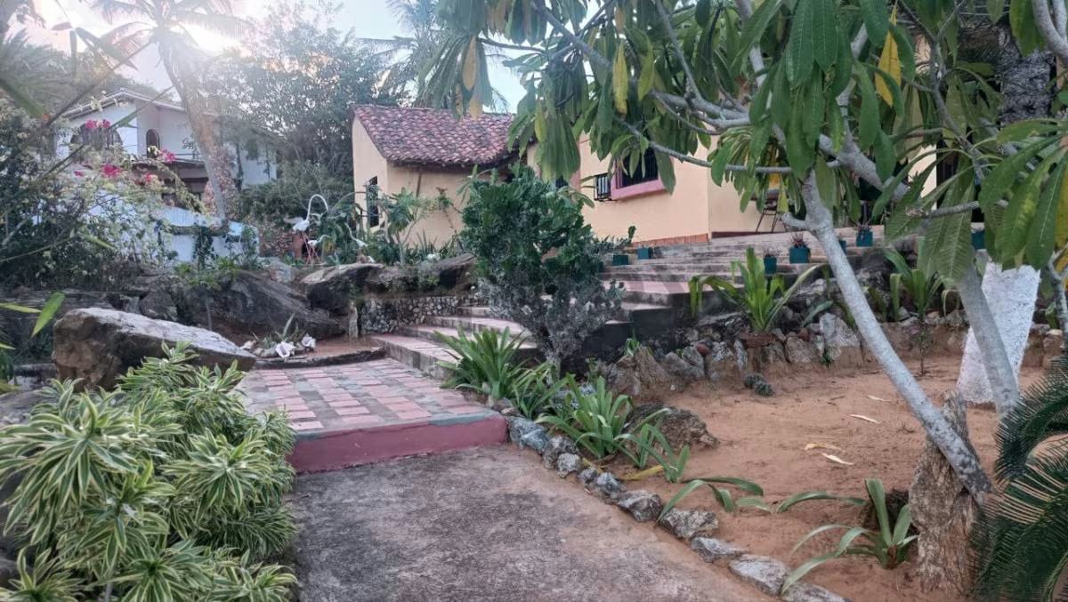 Doble casa estilo campestre en Manantiales de Guayamurí Margarita - 32
