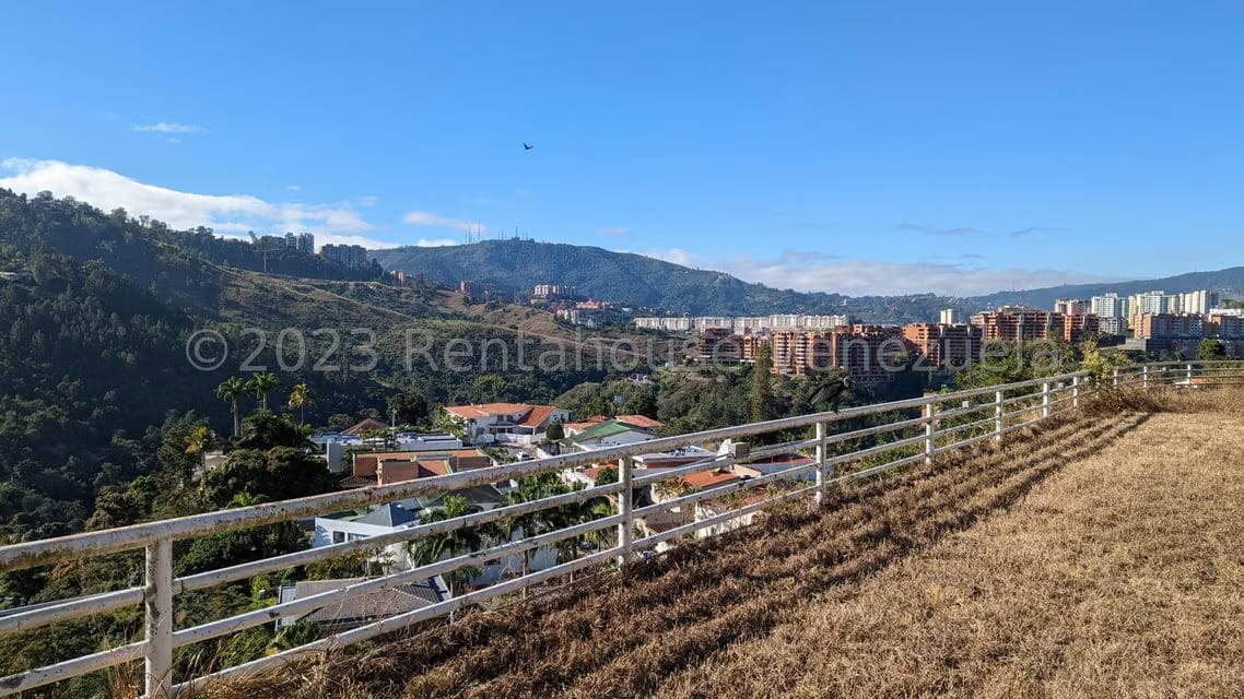 Casa (Duplex) en Venta en Colinas del Tamanaco, Distrito Metropolitano - 25