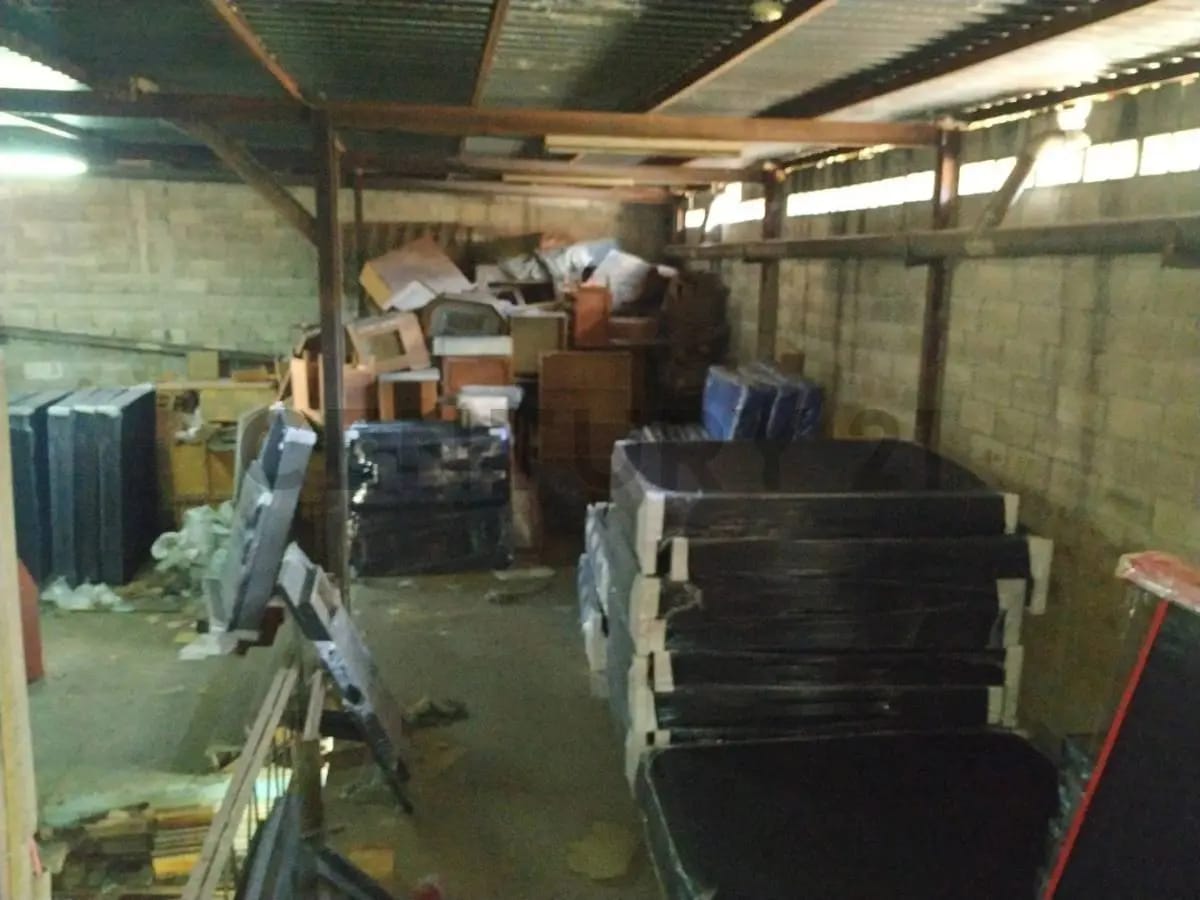 Catia vendo Edificio Comercial Galpon, Principal Locales Comerciales - 13