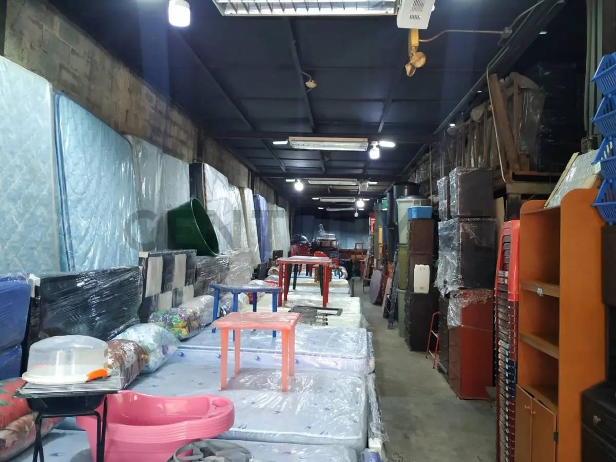 Catia vendo Edificio Comercial Galpon, Principal Locales Comerciales - 14