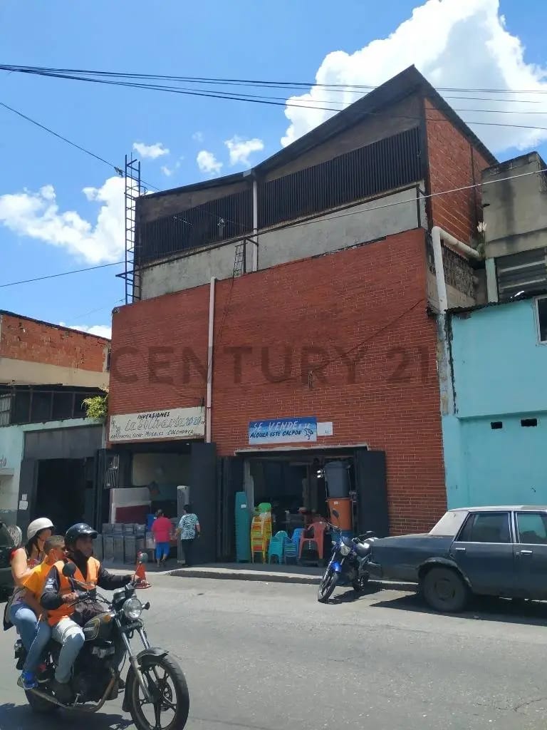 Catia vendo Edificio Comercial Galpon, Principal Locales Comerciales - 4
