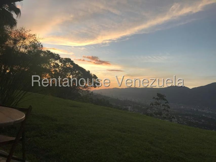Terreno (Residencial) en Venta en Alto Hatillo, Distrito Metropolitano - 3