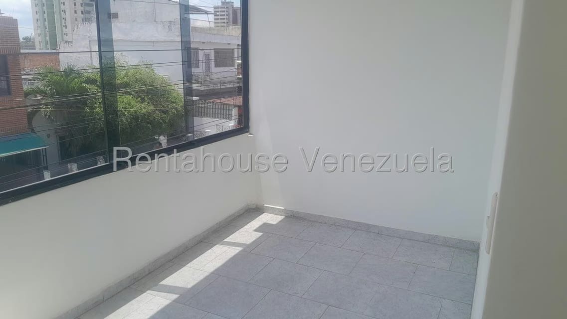 Comercial (Local Comercial) en Alquiler en Centro, Lara - 3