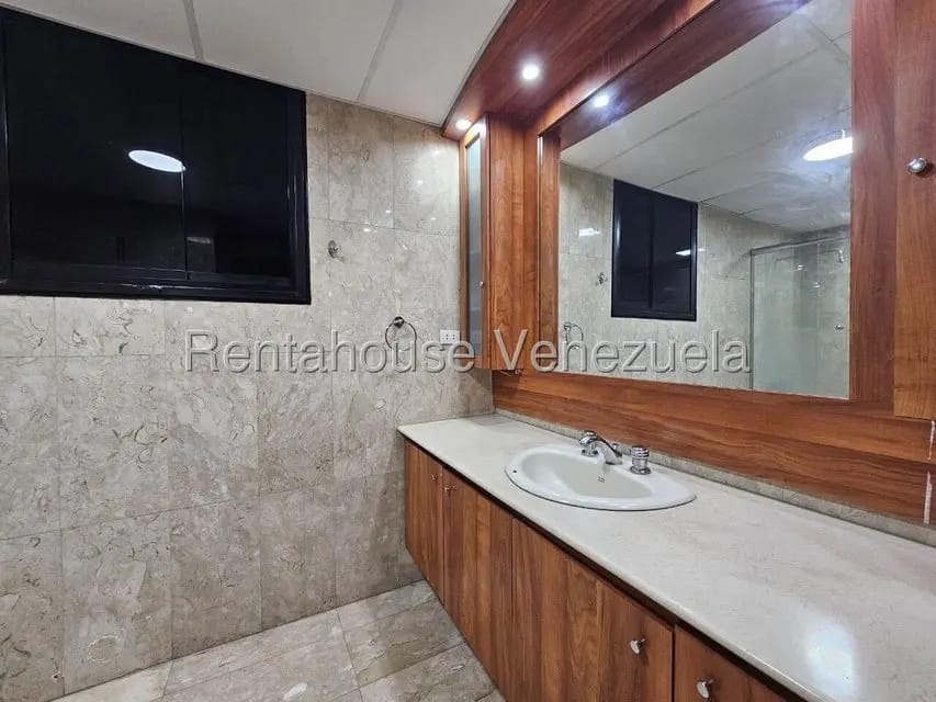 Apartamento (Penthouse) en Venta en Campo Alegre, Distrito Metropolitano - 28